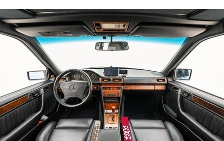 Mercedes-Benz W124, 1992 год, 11 300 000 рублей, 13 фотография