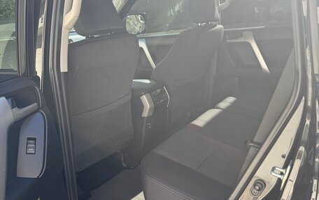 Toyota Land Cruiser Prado 150 рестайлинг 2, 2021 год, 6 500 000 рублей, 7 фотография