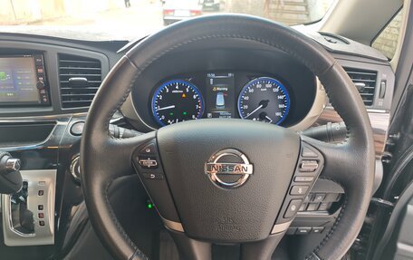Nissan Elgrand III, 2019 год, 3 200 000 рублей, 14 фотография