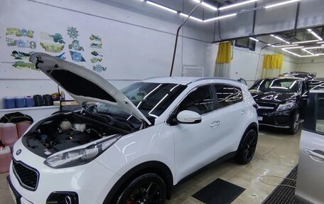 KIA Sportage IV рестайлинг, 2018 год, 1 750 000 рублей, 2 фотография