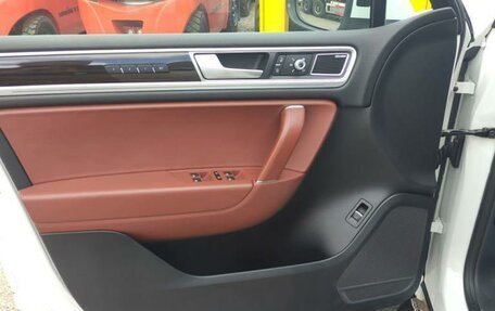 Volkswagen Touareg III, 2016 год, 2 046 200 рублей, 5 фотография