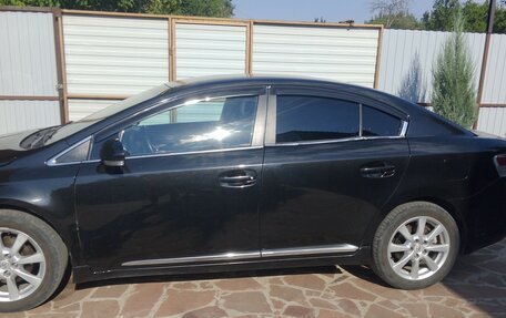 Toyota Avensis III рестайлинг, 2009 год, 800 000 рублей, 2 фотография