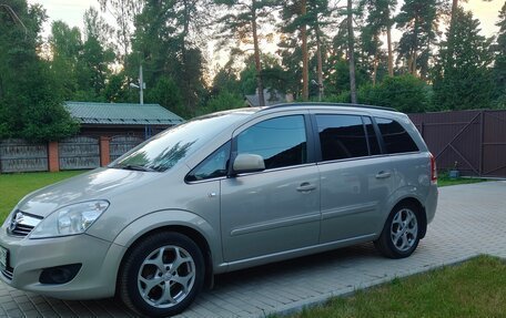 Opel Zafira B, 2011 год, 550 000 рублей, 3 фотография