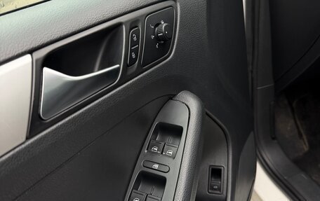 Volkswagen Jetta VI, 2012 год, 900 000 рублей, 8 фотография
