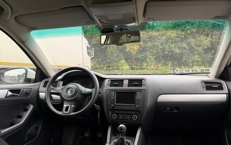 Volkswagen Jetta VI, 2012 год, 900 000 рублей, 7 фотография