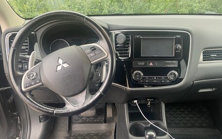 Mitsubishi Outlander III рестайлинг 3, 2014 год, 1 650 000 рублей, 9 фотография
