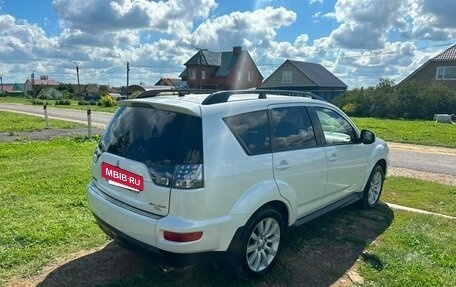 Mitsubishi Outlander III рестайлинг 3, 2010 год, 850 000 рублей, 3 фотография