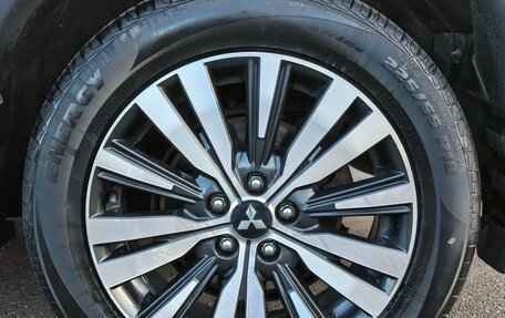 Mitsubishi Outlander III рестайлинг 3, 2016 год, 1 580 000 рублей, 7 фотография