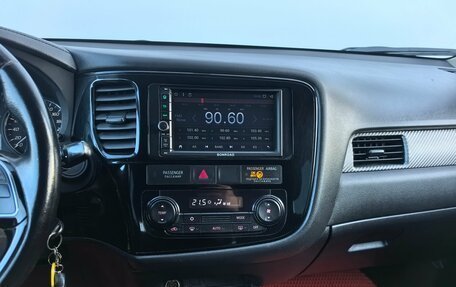 Mitsubishi Outlander III рестайлинг 3, 2016 год, 1 580 000 рублей, 14 фотография