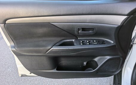 Mitsubishi Outlander III рестайлинг 3, 2016 год, 1 580 000 рублей, 8 фотография