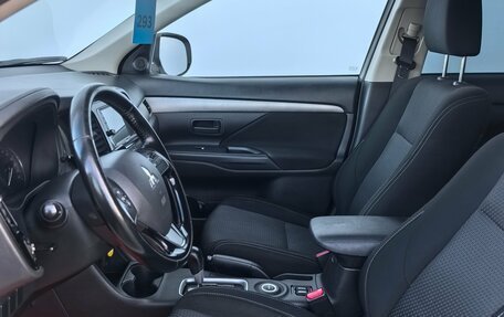 Mitsubishi Outlander III рестайлинг 3, 2016 год, 1 580 000 рублей, 9 фотография