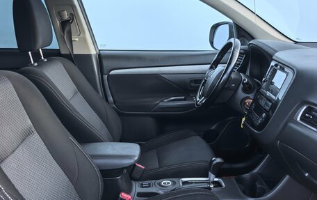 Mitsubishi Outlander III рестайлинг 3, 2016 год, 1 580 000 рублей, 22 фотография