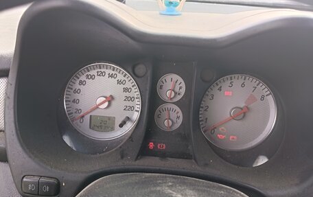 Mitsubishi Outlander III рестайлинг 3, 2004 год, 320 000 рублей, 13 фотография