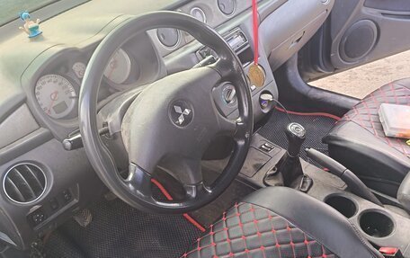 Mitsubishi Outlander III рестайлинг 3, 2004 год, 320 000 рублей, 11 фотография