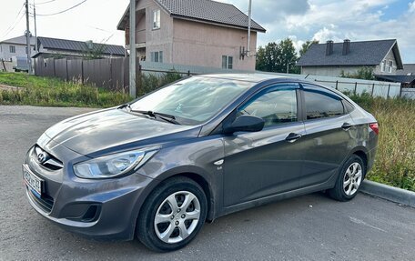 Hyundai Solaris II рестайлинг, 2013 год, 740 000 рублей, 2 фотография