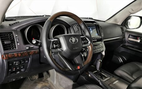 Toyota Land Cruiser 200, 2008 год, 2 075 000 рублей, 18 фотография