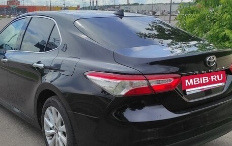 Toyota Camry, 2019 год, 1 899 000 рублей, 4 фотография