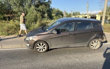 Hyundai Solaris II рестайлинг, 2015 год, 350 000 рублей, 3 фотография
