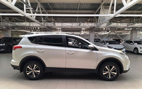 Toyota RAV4, 2017 год, 1 850 000 рублей, 8 фотография