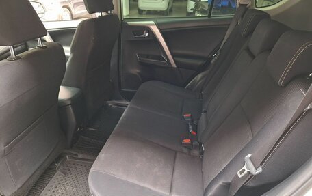 Toyota RAV4, 2017 год, 1 850 000 рублей, 13 фотография