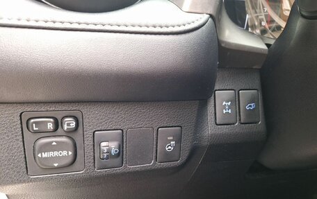 Toyota RAV4, 2017 год, 1 850 000 рублей, 17 фотография