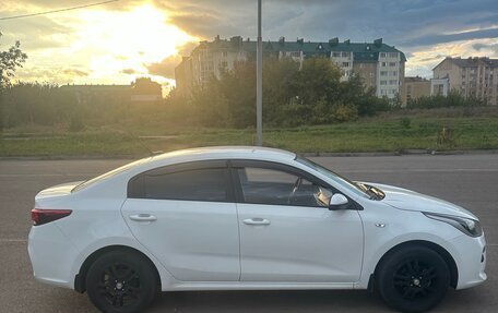 KIA Rio IV, 2018 год, 1 300 000 рублей, 9 фотография