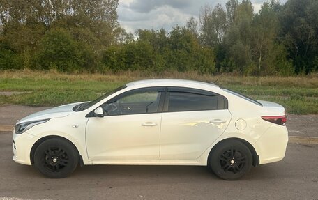 KIA Rio IV, 2018 год, 1 300 000 рублей, 8 фотография