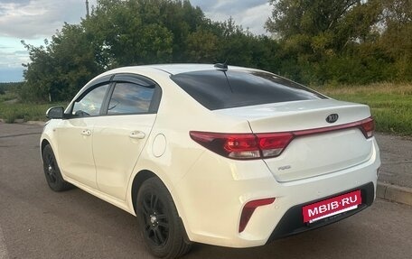 KIA Rio IV, 2018 год, 1 300 000 рублей, 7 фотография