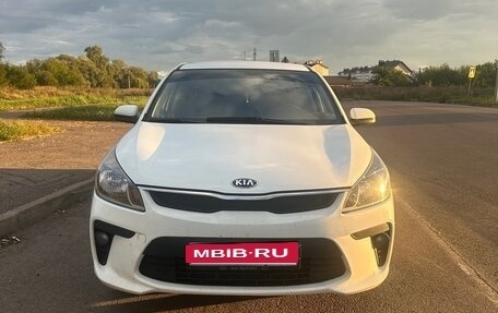 KIA Rio IV, 2018 год, 1 300 000 рублей, 3 фотография