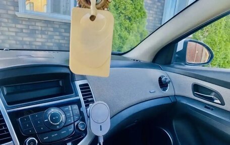 Chevrolet Cruze II, 2010 год, 550 000 рублей, 9 фотография