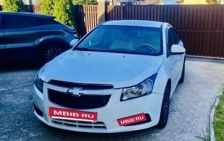 Chevrolet Cruze II, 2010 год, 550 000 рублей, 2 фотография