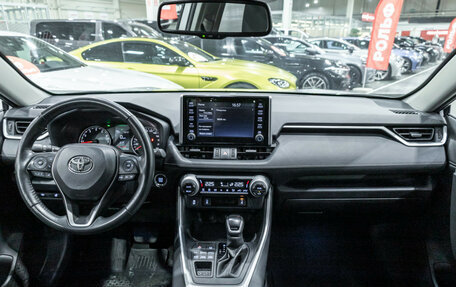 Toyota RAV4, 2021 год, 3 099 700 рублей, 13 фотография