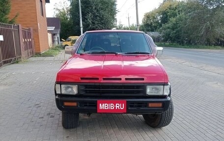 Nissan Terrano II рестайлинг, 1995 год, 800 000 рублей, 13 фотография
