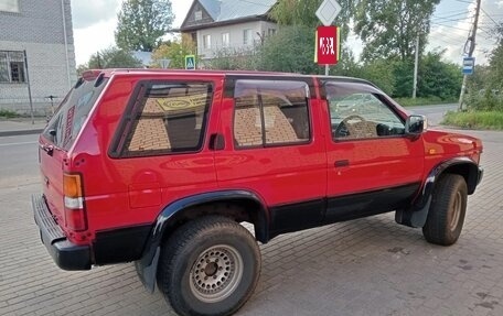 Nissan Terrano II рестайлинг, 1995 год, 800 000 рублей, 4 фотография