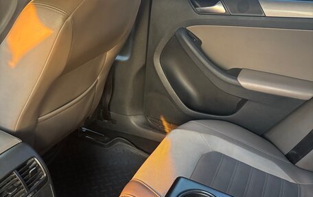 Volkswagen Jetta VI, 2012 год, 950 000 рублей, 6 фотография