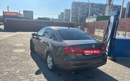Volkswagen Jetta VI, 2012 год, 950 000 рублей, 3 фотография