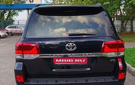 Toyota Land Cruiser 200, 2016 год, 4 450 000 рублей, 2 фотография
