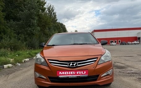 Hyundai Solaris II рестайлинг, 2015 год, 780 000 рублей, 2 фотография