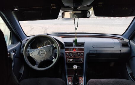 Mercedes-Benz C-Класс, 1996 год, 520 000 рублей, 8 фотография