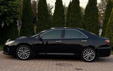 Toyota Camry, 2017 год, 2 390 000 рублей, 3 фотография