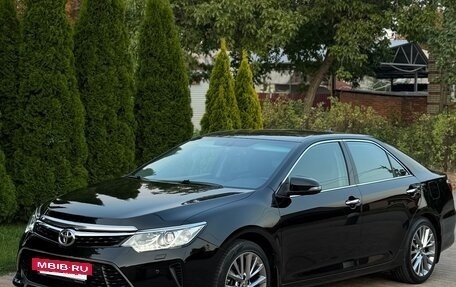 Toyota Camry, 2017 год, 2 390 000 рублей, 2 фотография