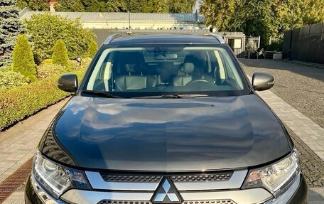 Mitsubishi Outlander III рестайлинг 3, 2019 год, 3 200 000 рублей, 1 фотография