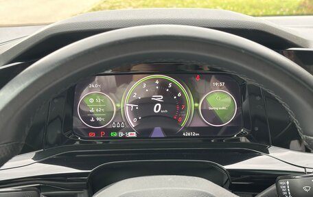 Volkswagen Golf VIII, 2022 год, 2 800 000 рублей, 19 фотография