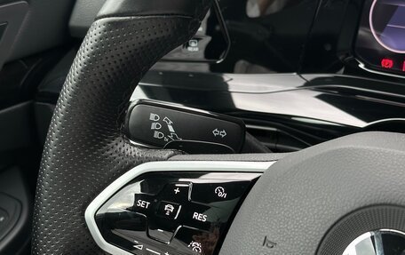Volkswagen Golf VIII, 2022 год, 2 800 000 рублей, 20 фотография