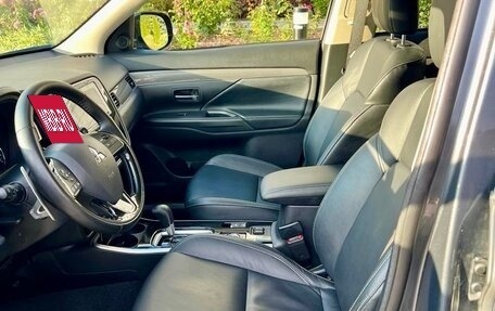 Mitsubishi Outlander III рестайлинг 3, 2019 год, 3 200 000 рублей, 7 фотография