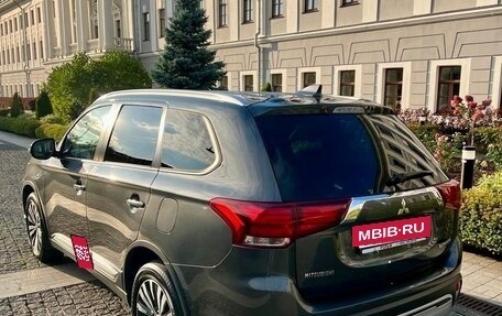 Mitsubishi Outlander III рестайлинг 3, 2019 год, 3 200 000 рублей, 24 фотография