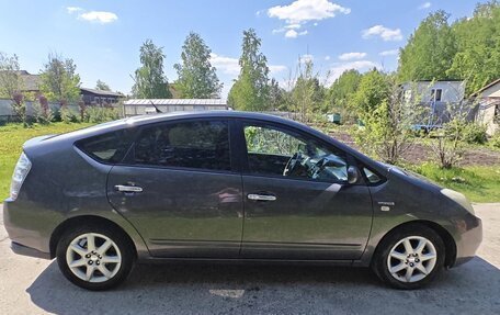 Toyota Prius, 2008 год, 680 000 рублей, 4 фотография