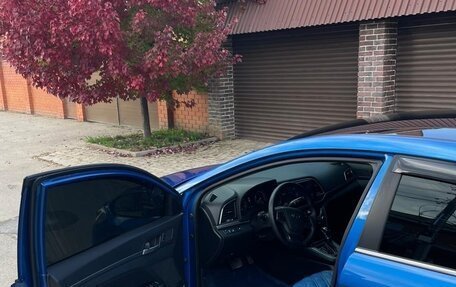 Hyundai Elantra VI рестайлинг, 2017 год, 650 000 рублей, 15 фотография
