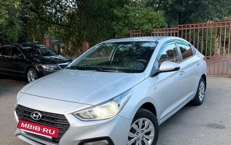 Hyundai Solaris II рестайлинг, 2017 год, 1 030 000 рублей, 4 фотография