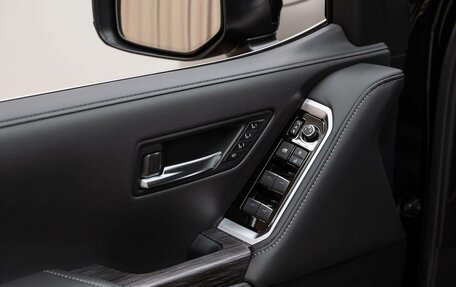 Toyota Land Cruiser, 2026 год, 14 975 000 рублей, 21 фотография